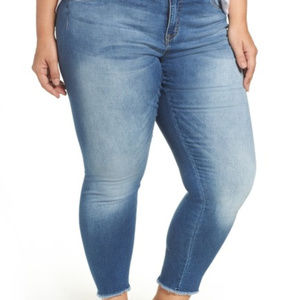 Wit & Wisdom Frayed Hem Skinny Jeans Size 20W